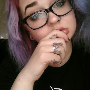 Meet your Posher, Angela