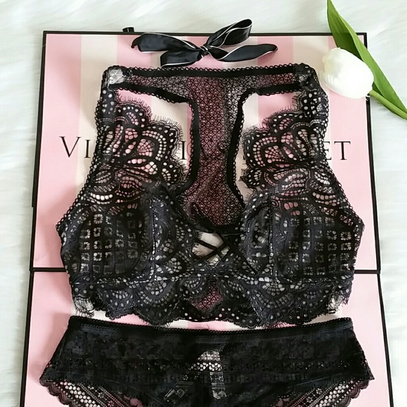 VS DREAM ANGELS BRALETTE SIZE S &PANTY SIZE S - Picture 2 of 7