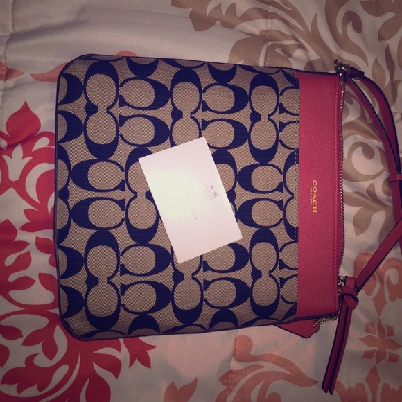 Coach cross body like new. Non smoking home. - Picture 1 of 6