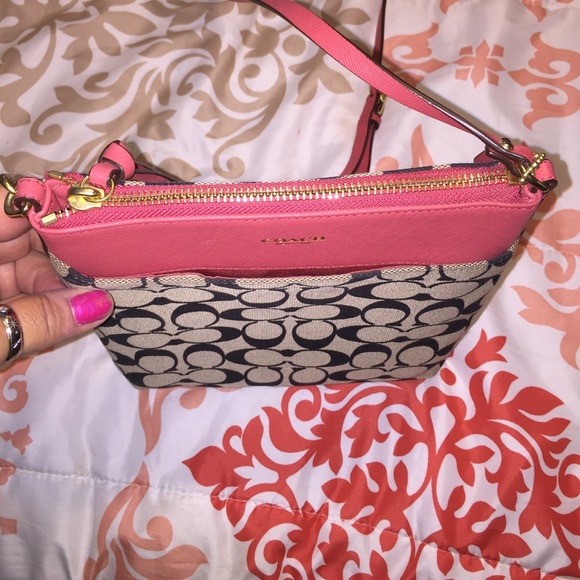 Coach cross body like new. Non smoking home. - Picture 2 of 6
