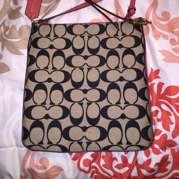 Coach cross body like new. Non smoking home. - Picture 3 of 6