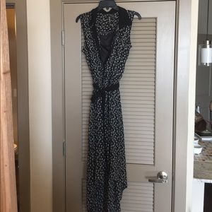 Cross pattern hi lo collared dress