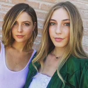 Meet your Posher, Chloe