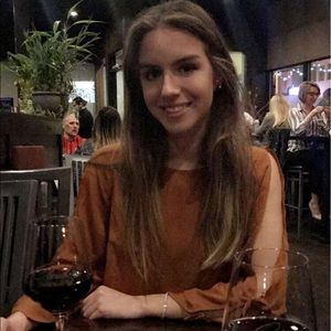 Meet your Posher, Lia