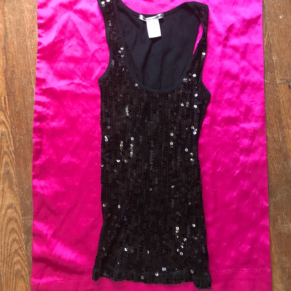 CLEARANCE🔥Sequin muscle tee very cute size small