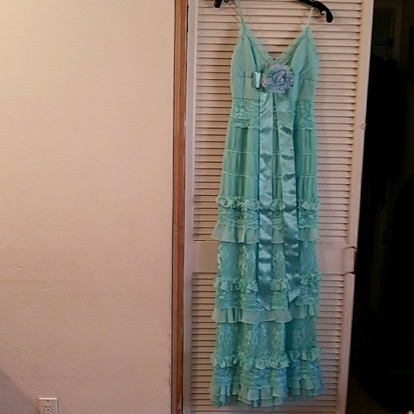 Dress - Picture 1 of 2