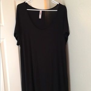 Solid black classic tee XL