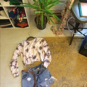 Soft Cropped Tye-Dye Sweatshirt