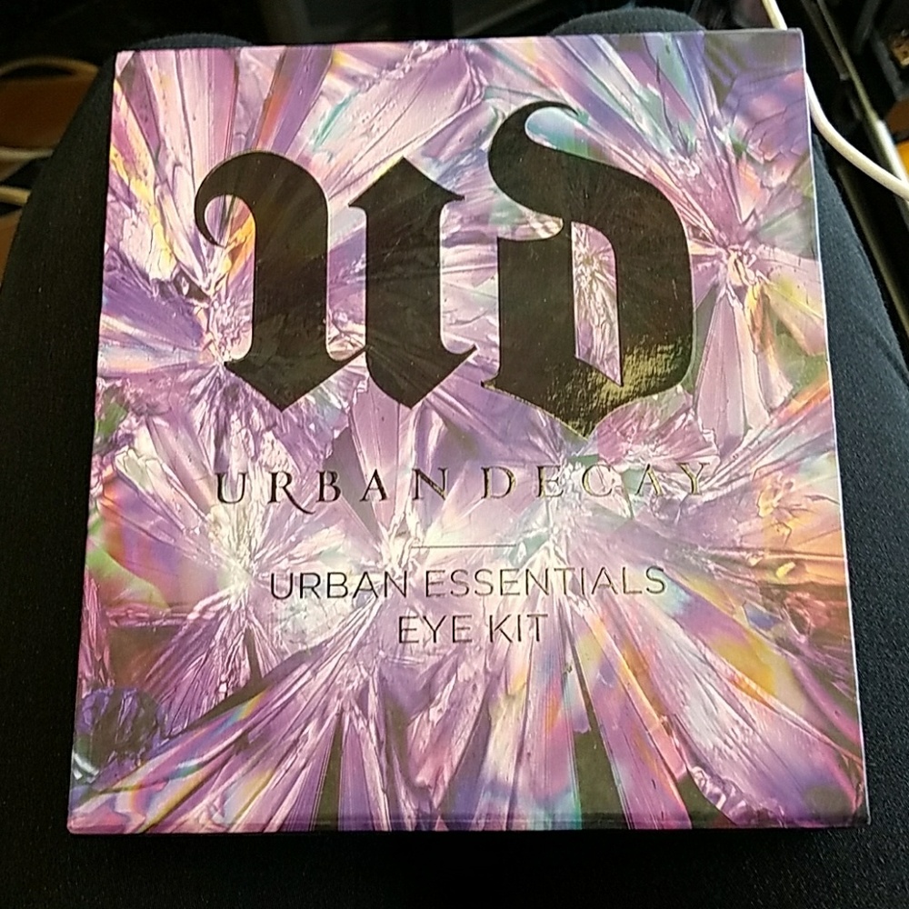 Urban Essentials Eye Kit...
