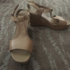Nude wedges
