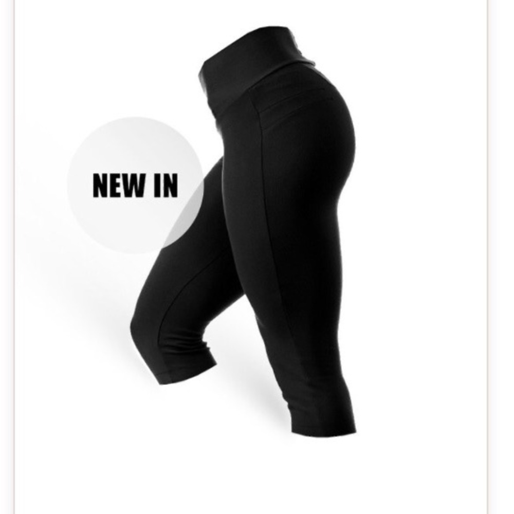 NWT Brazilian Butt Push-Up Capri Pants