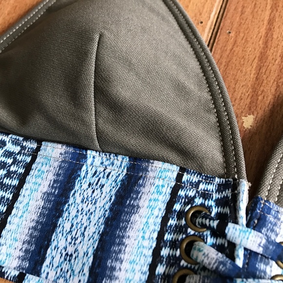 FLASH SALE- Rip Curl High Desert Halter & Hipster - Picture 3 of 8