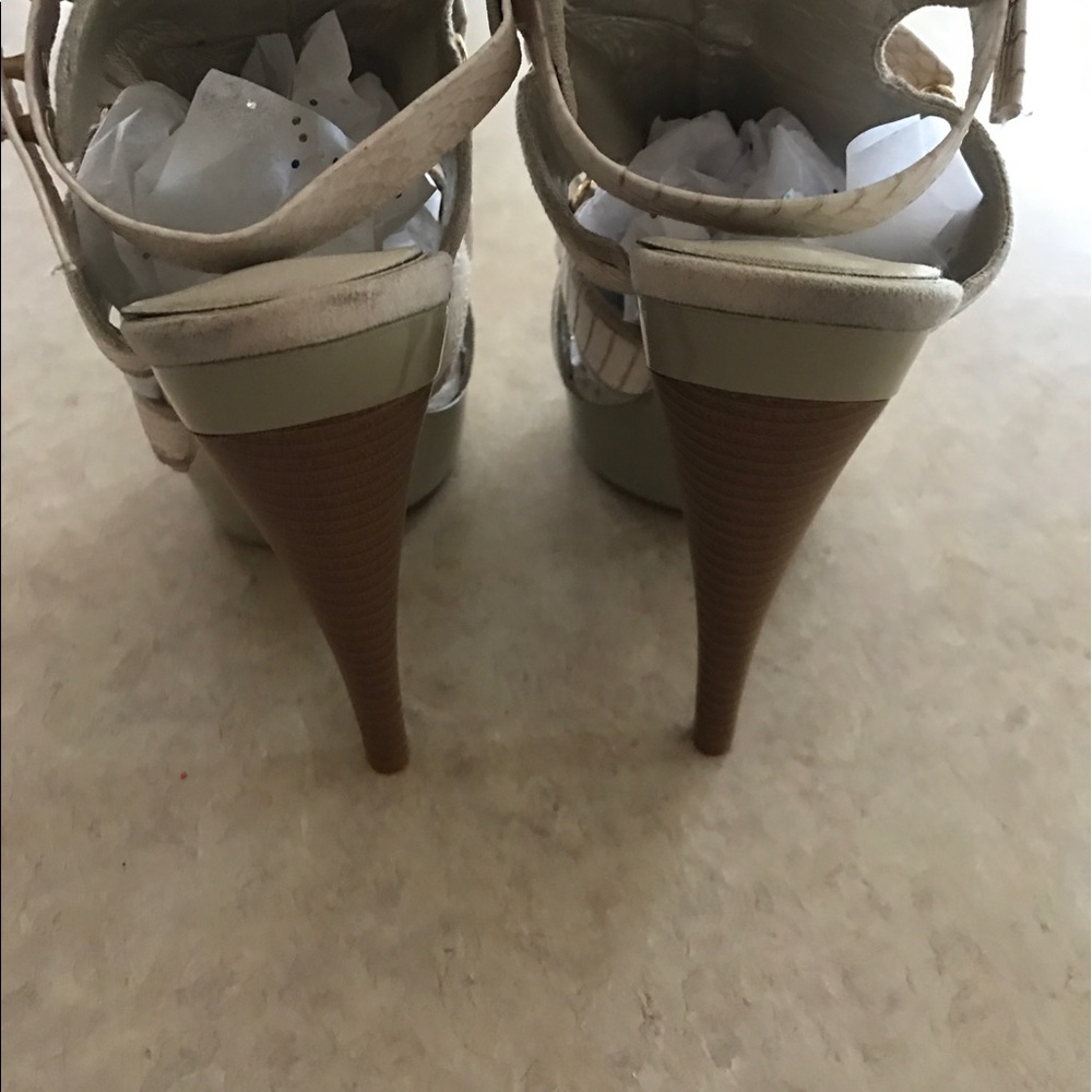Shoes - Picture 3 of 4
