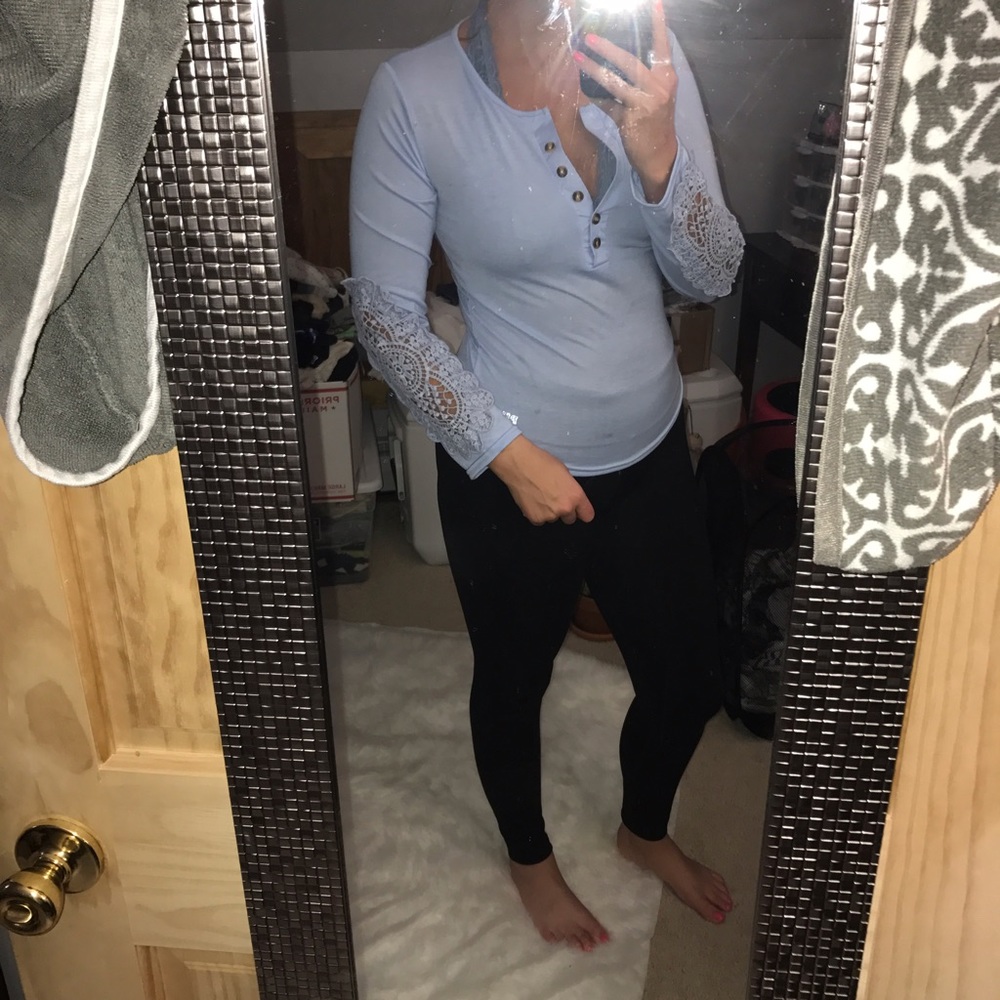 NWOT Crochet Sleeve Henley boutique