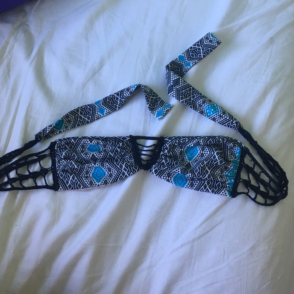 Acacia Buenos Aires Thai top