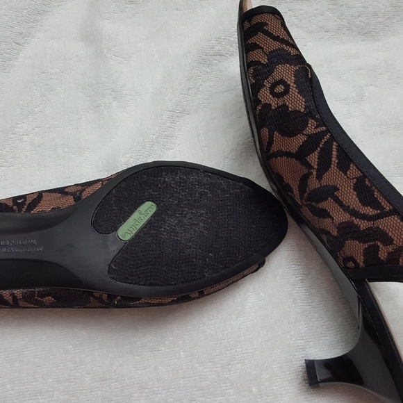 Shoes - Picture 3 of 3