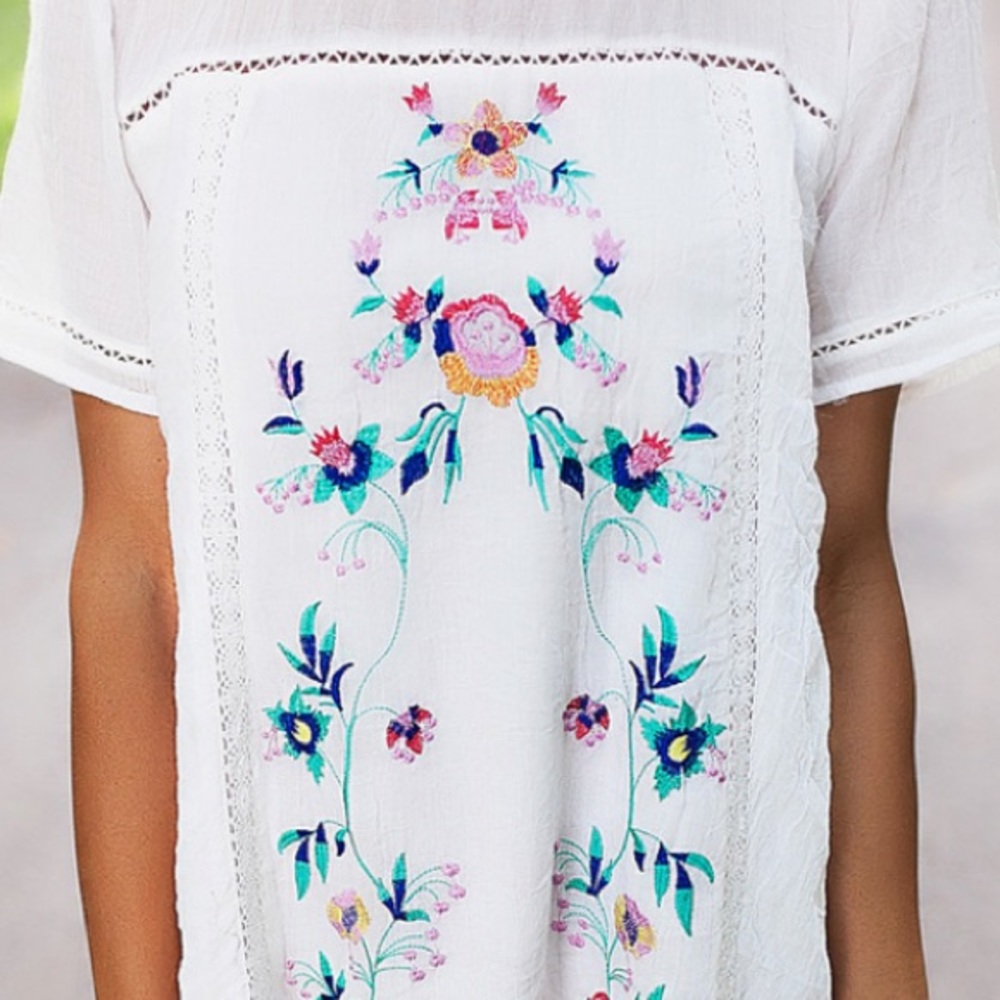 NWT Floral Embroidered Dress - Picture 4 of 4