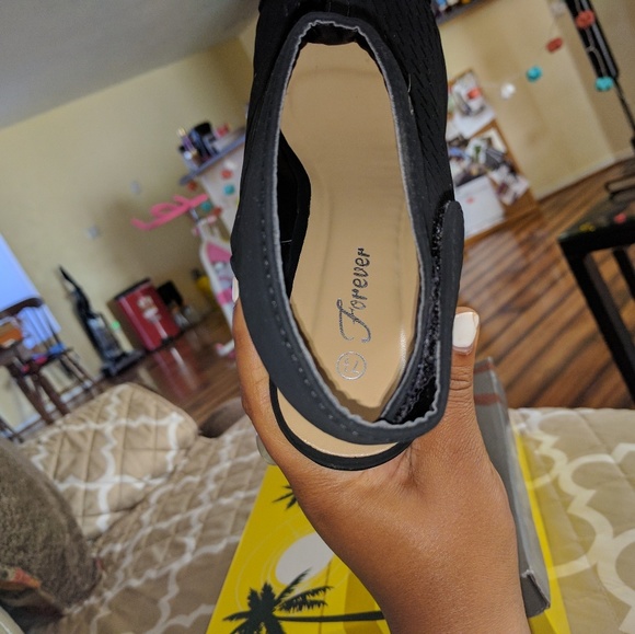 Heel - Picture 3 of 3