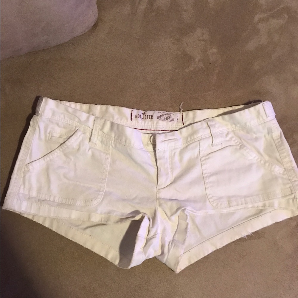 White cargo Hollister shorts
