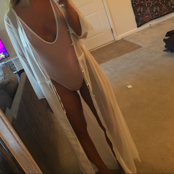 Beach cover up - Picture 2 of 3