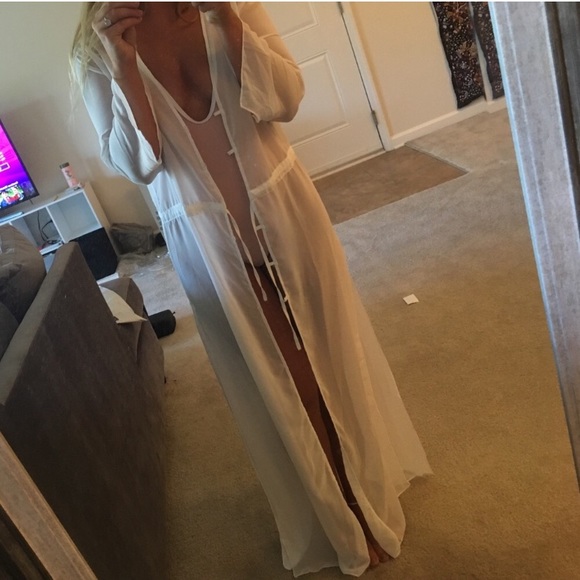 Beach cover up - Picture 3 of 3