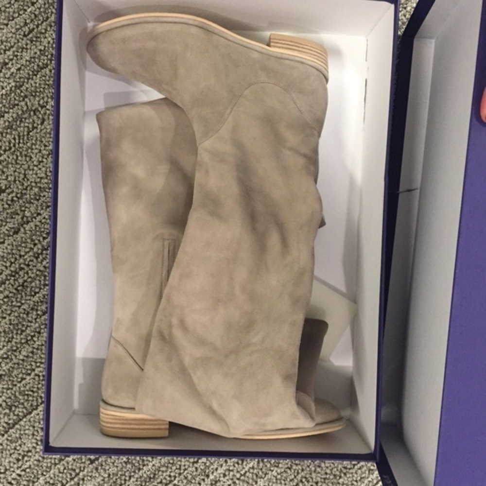 STUART WEITZMAN AUTHENTIC SUEDE BOOT