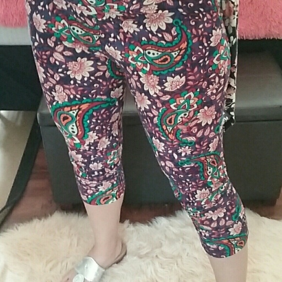 LuLaRoe TC Paisly Leggings! - Picture 2 of 2