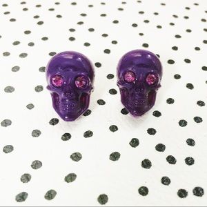 Swarovski crystal lucite skull earrings - pinup
