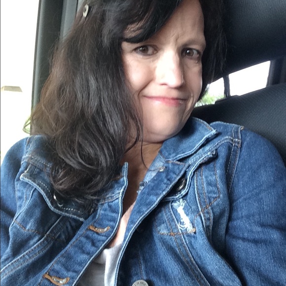 Meet your Posher, Lisa - Picture 1 of 1