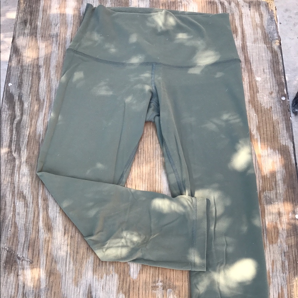 Size 8 lululemon 7/8 wunder under high-rise pants