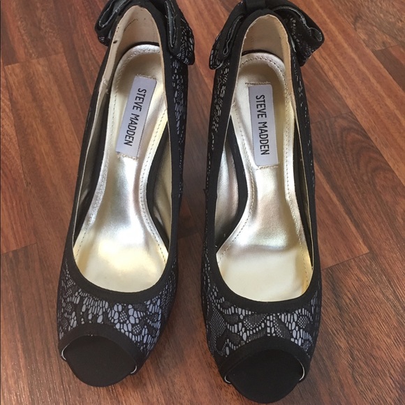 Steve Madden Lace Heels - Picture 1 of 3