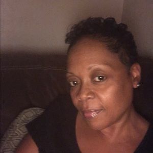 Meet your Posher, Damita