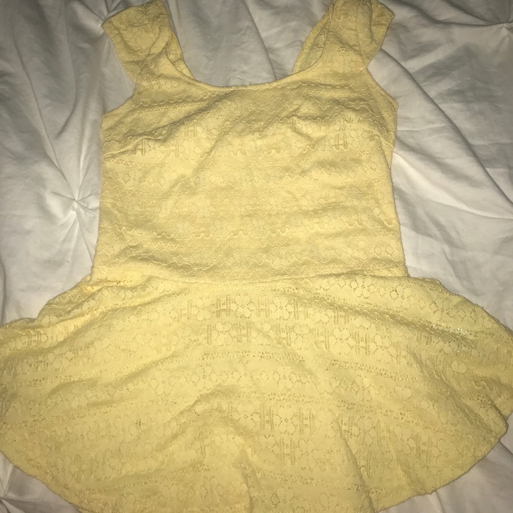 Cute Ya Los Angeles pencil cut blouse💛💛