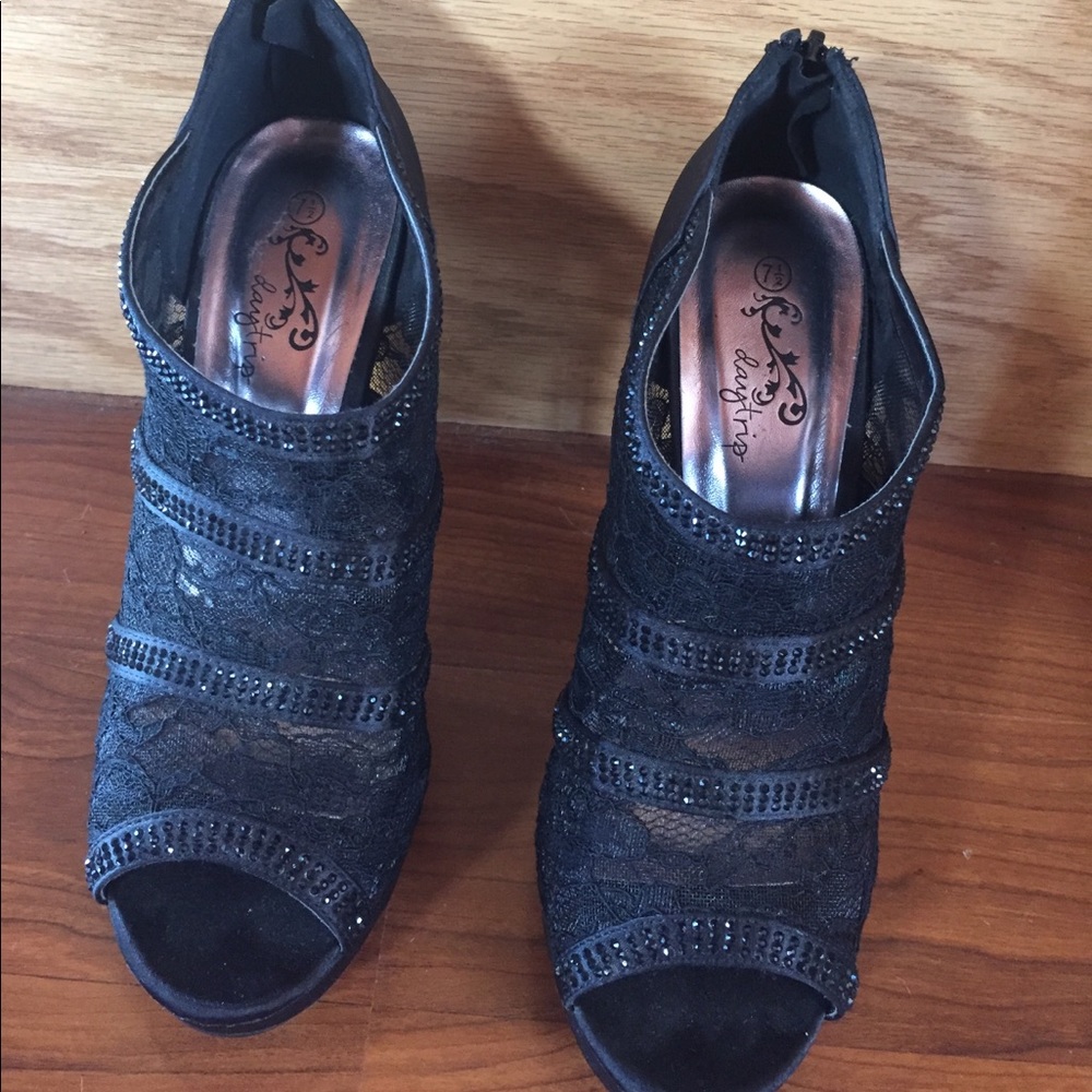 Black elegant lace heels