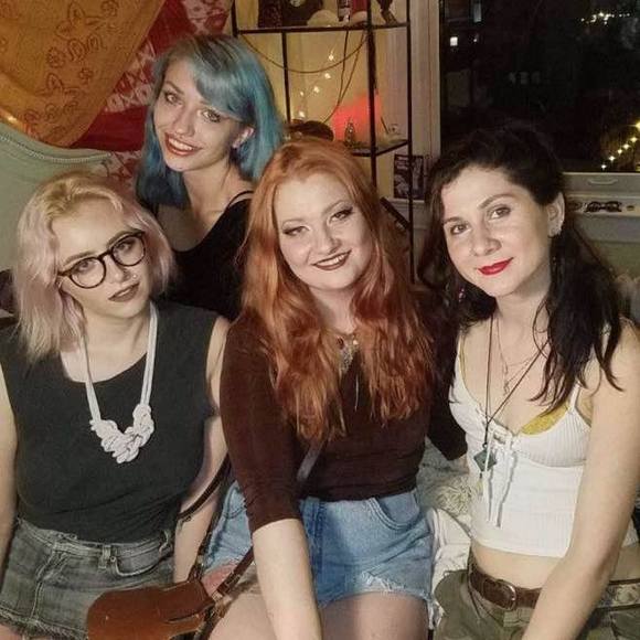 Meet your Posher, Madison - Picture 1 of 1