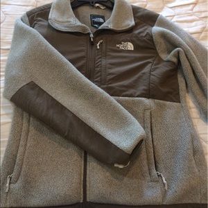 Cream north face fleece coat