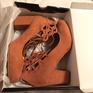 Torrid lattice heels