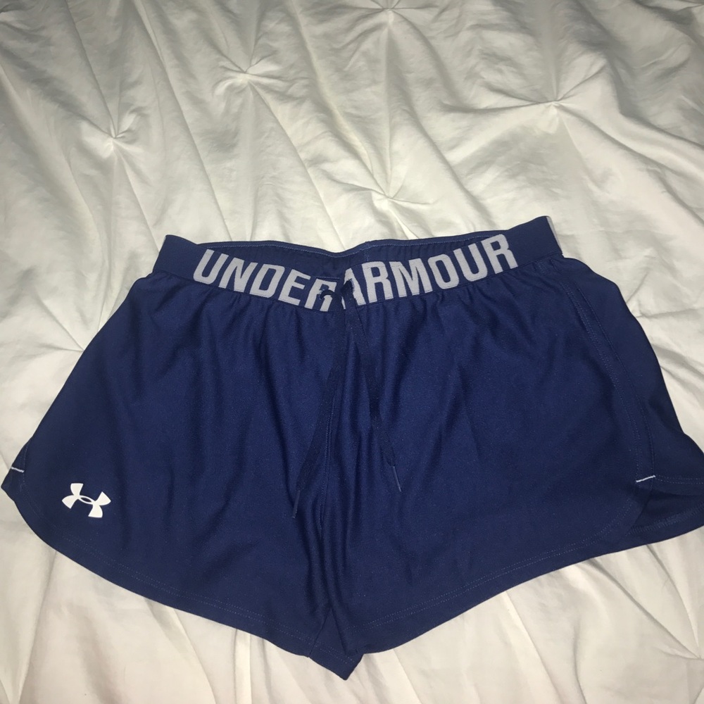 ONLY WORN ONCE under armour running shorts💙💙