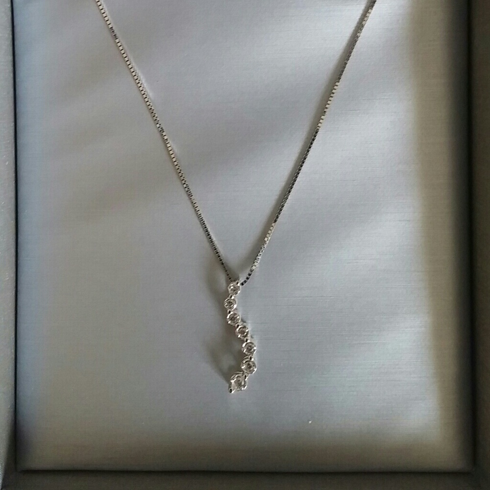 Delicate Diamond necklace