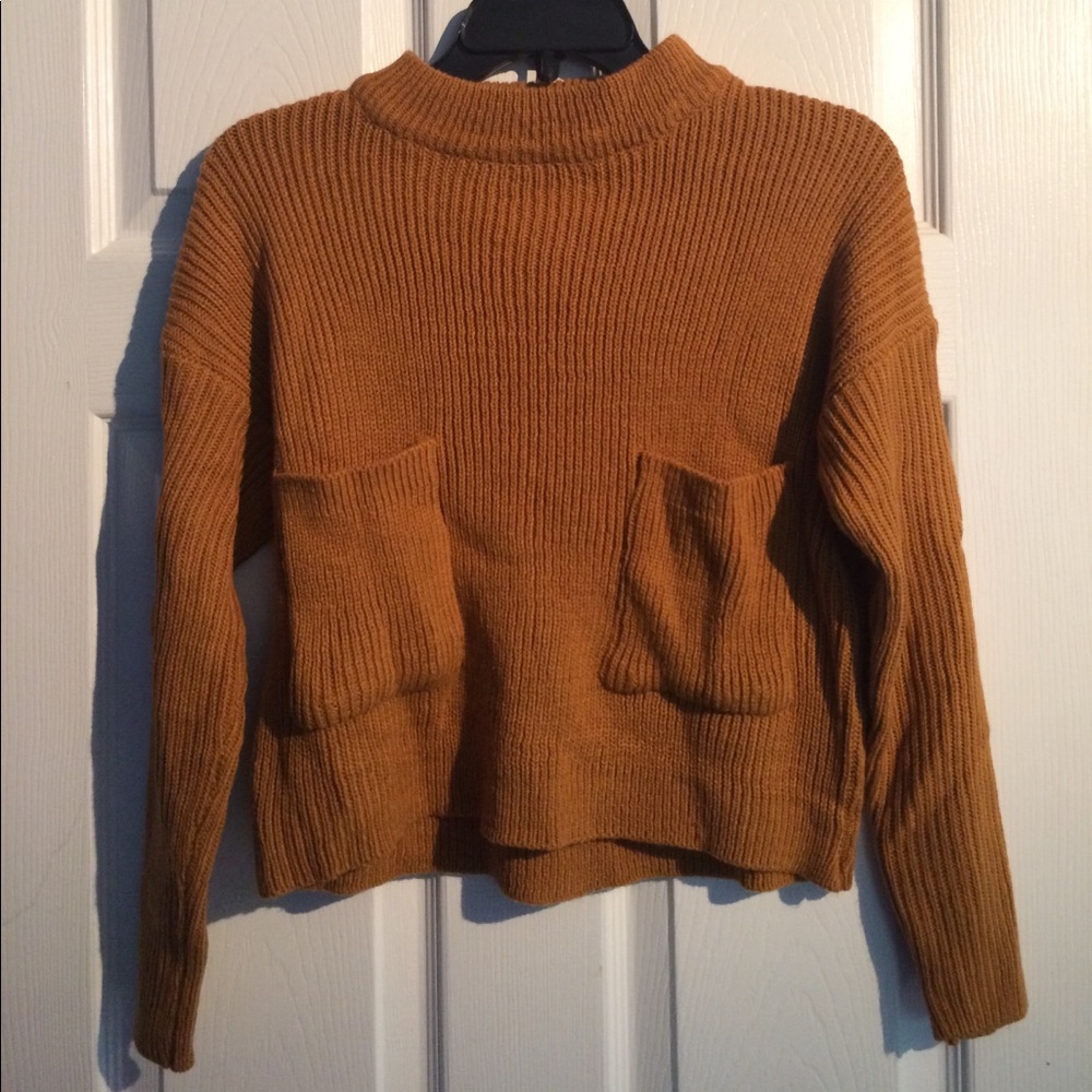 Cropped Mock-Neck sweater