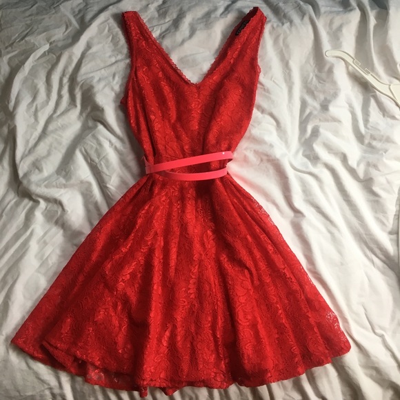 FINAL PRICE  Express RED LACE DRESS - Picture 2 of 3