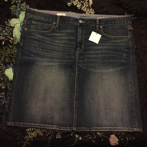 Super cute Jean skirt!