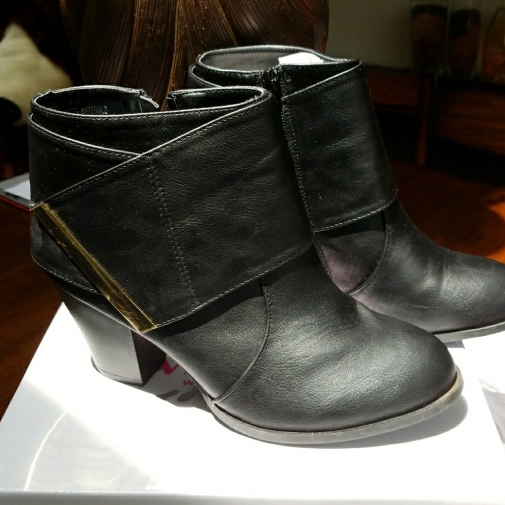 Ankle Boots Only Worn Once light Scuff on heels