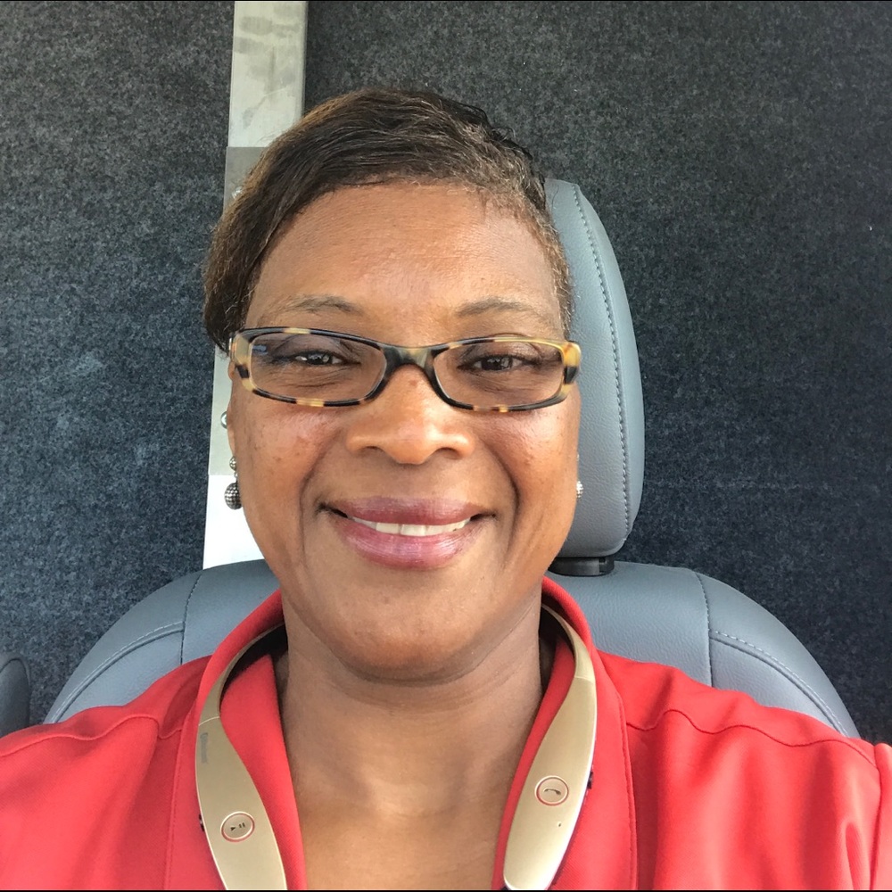 Meet your Posher, Catina