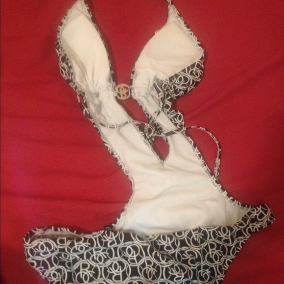 Swimsuit. - Picture 3 of 4