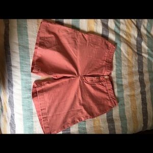 Vineyard vines Nantucket Reds. GUC.