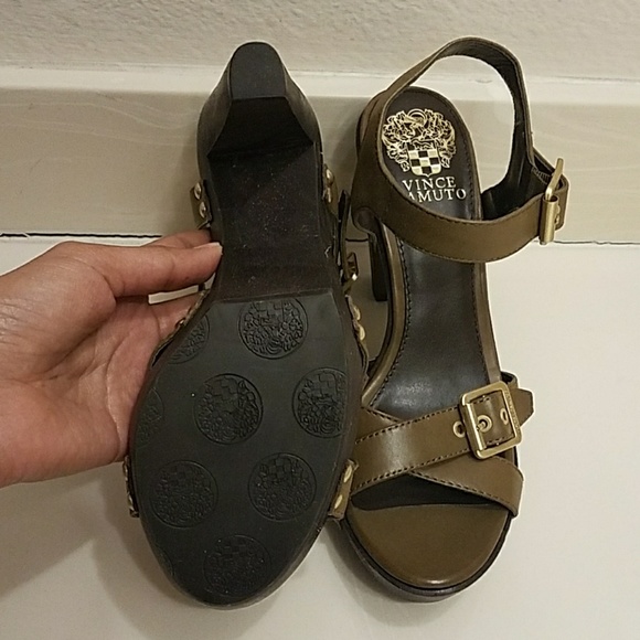 VINCE CAMUTO HEELS - Picture 5 of 7
