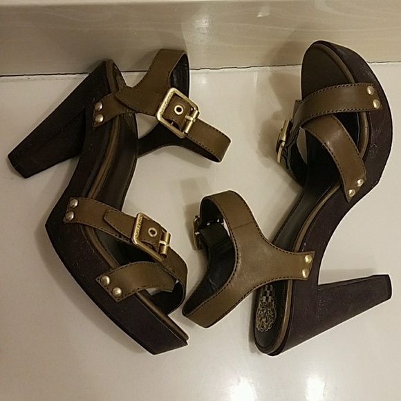 VINCE CAMUTO HEELS - Picture 7 of 7