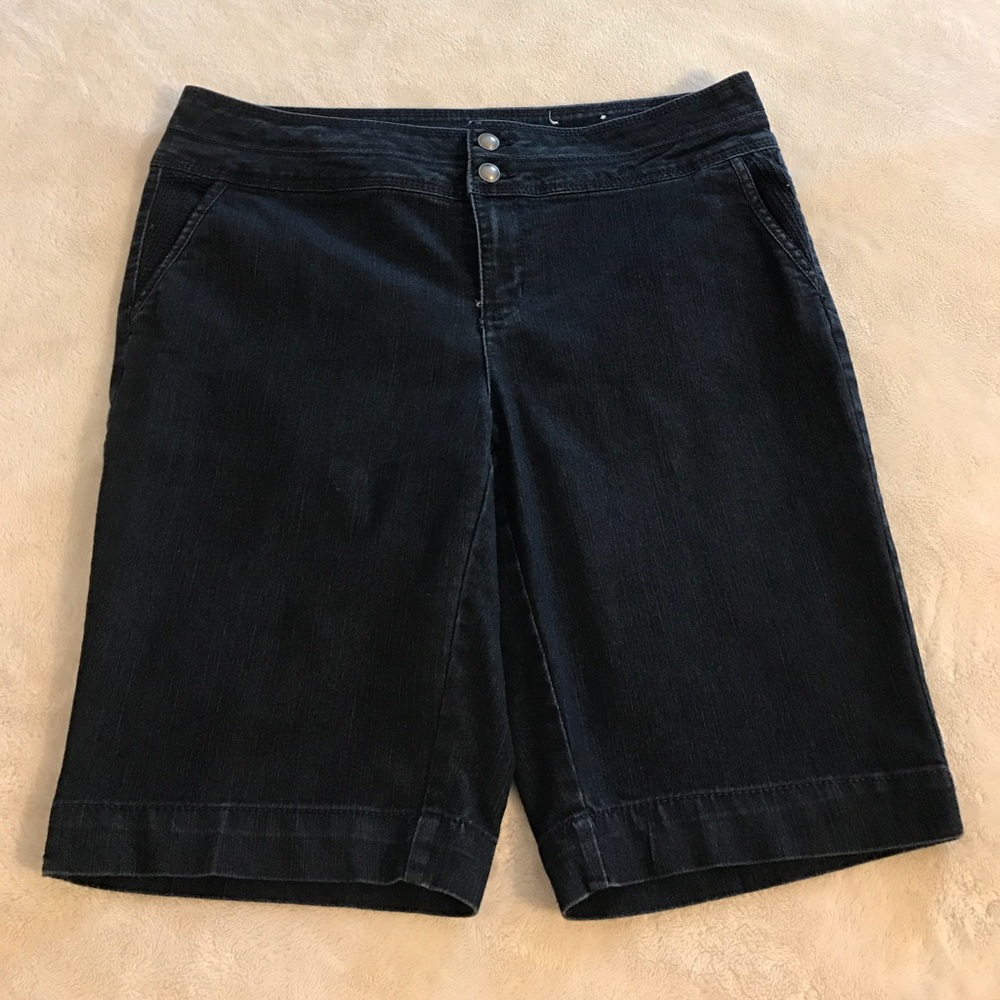 Dress Barn woman's Signature Fit Bermuda Shorts