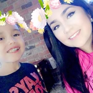 Meet your Posher, Lorena